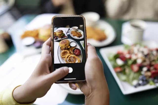 Top 8 Food Influencers In Singapore To Follow For 2024