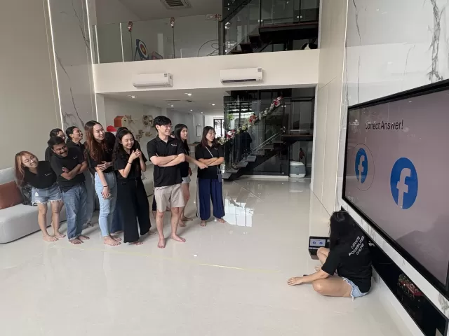 The first segment of games brought everyone together at the same time.